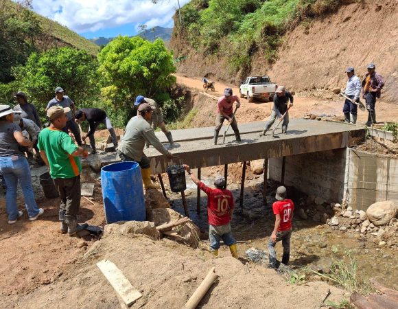 OBRA QUE UNE Y TRANSFORMA